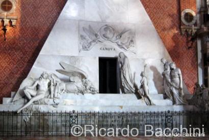 Vencia - Tumba de Canova